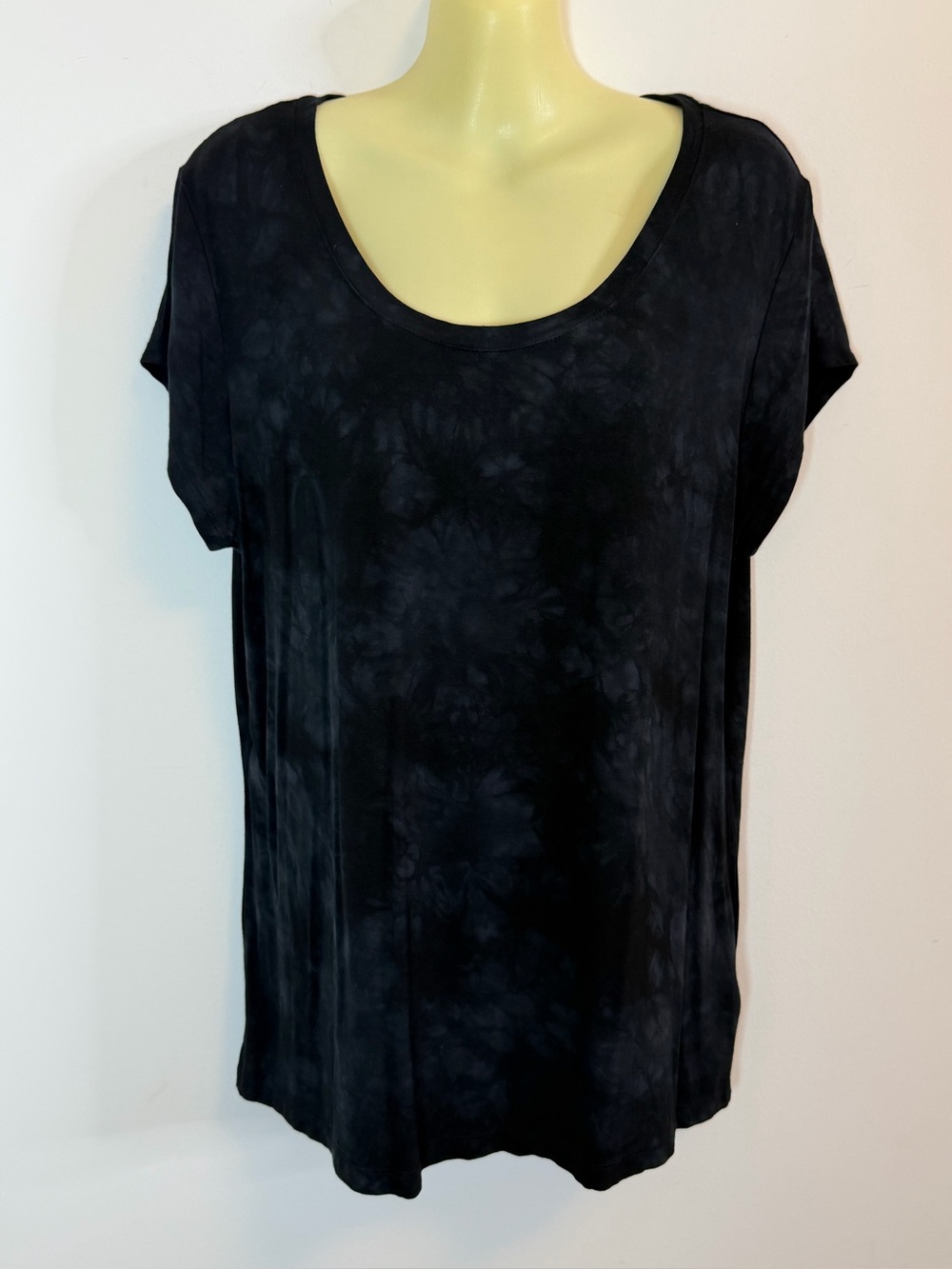 Tahari Black Tie Dye Jersey T-shirt